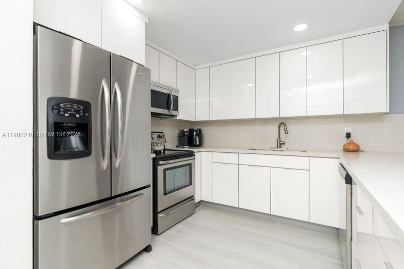 6960 Miami Gdns Dr #2-518