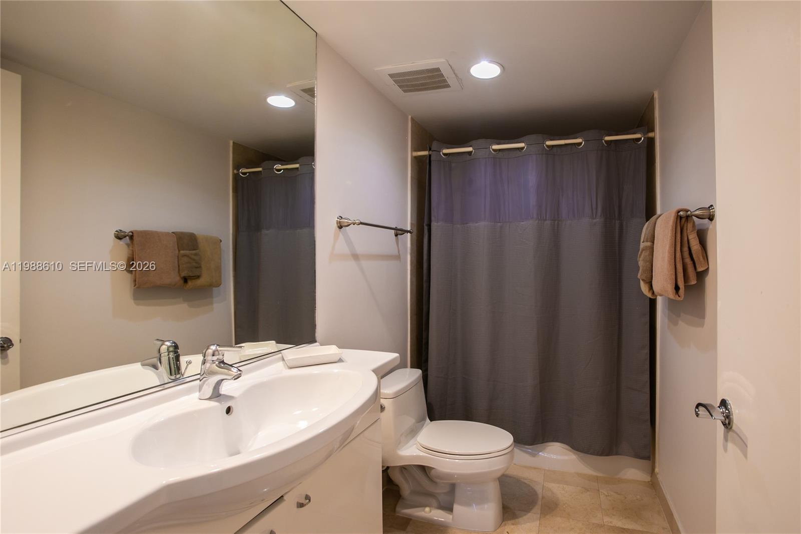 image Beach Club 211