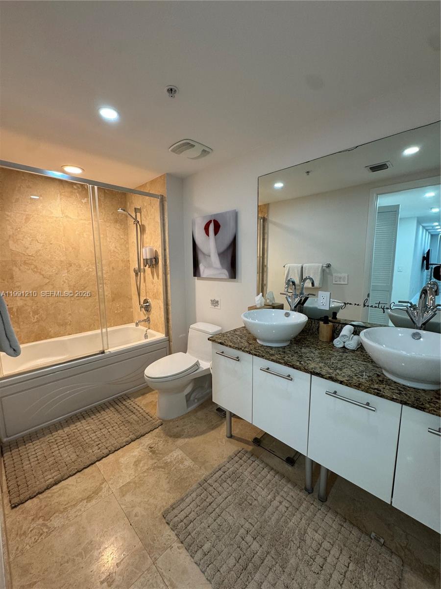 image Brickell on the River South21