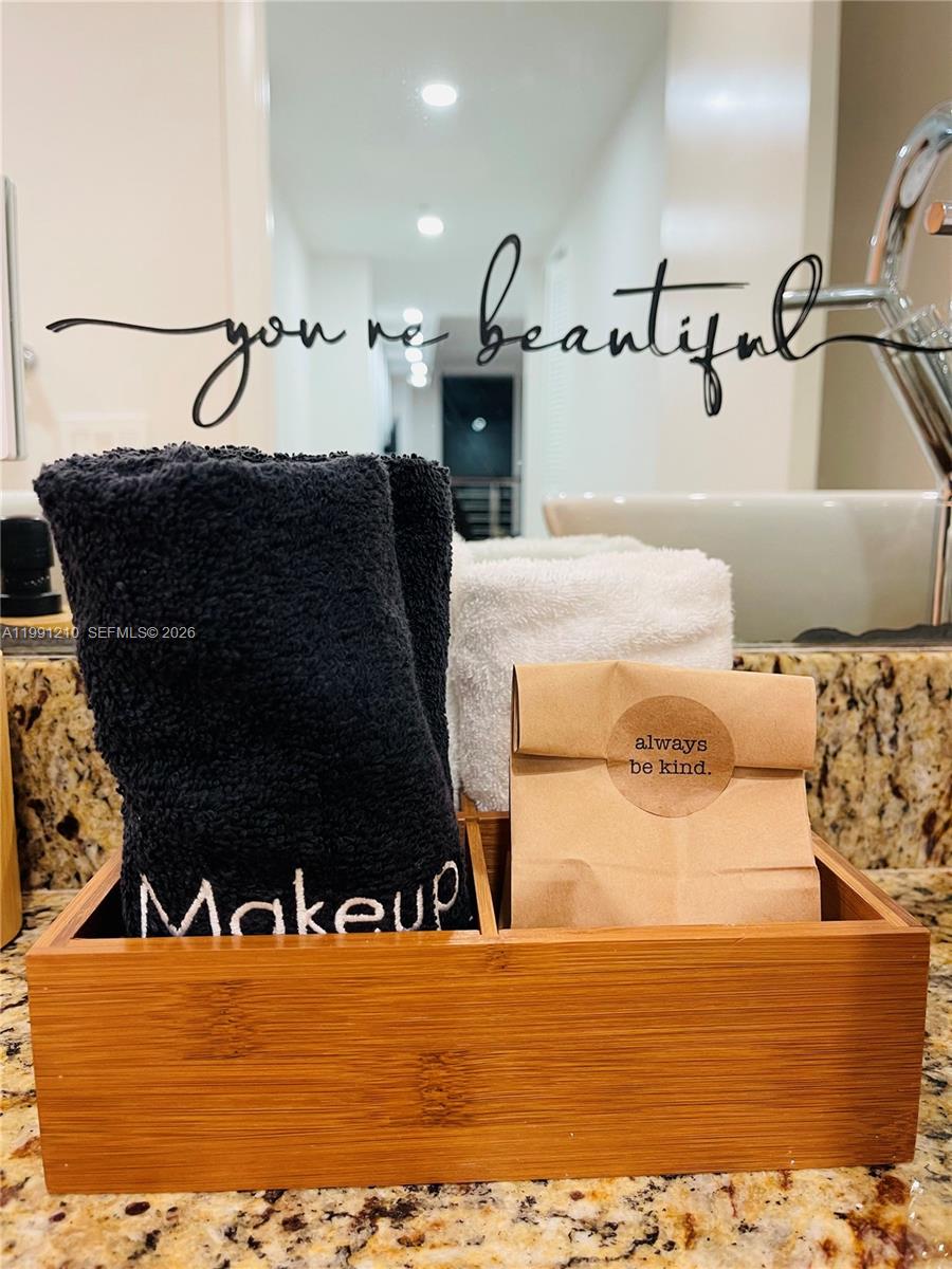 image Brickell on the River South25