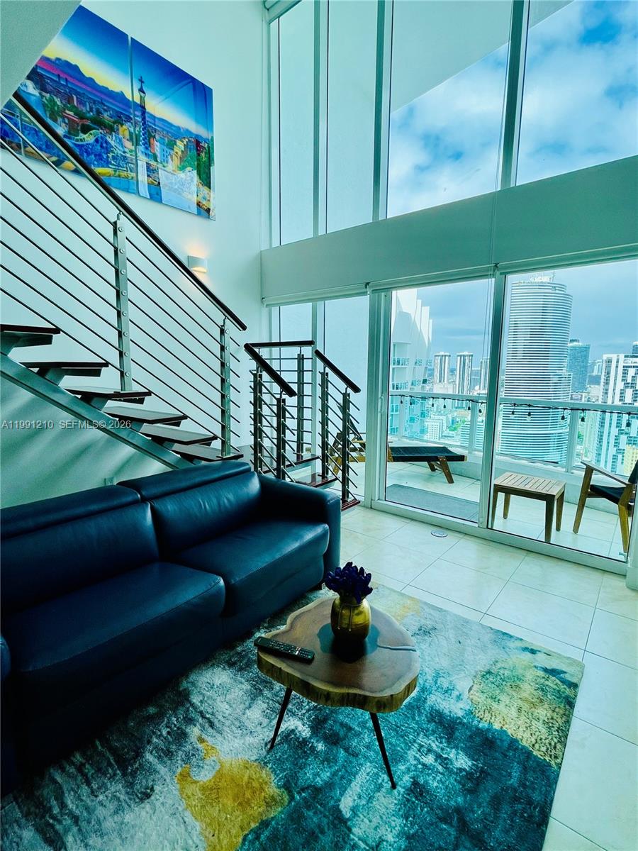 image Brickell on the River South3