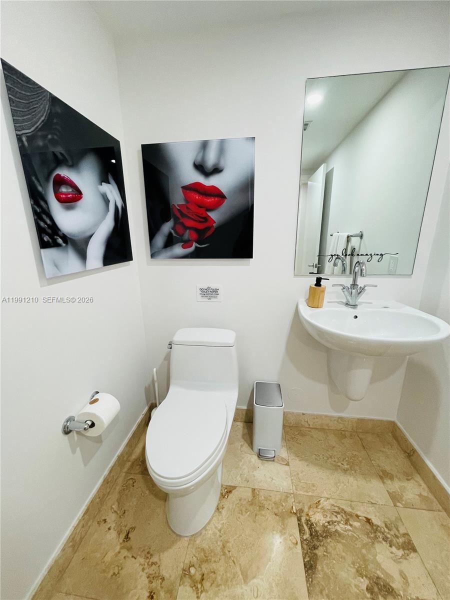 image Brickell on the River South40