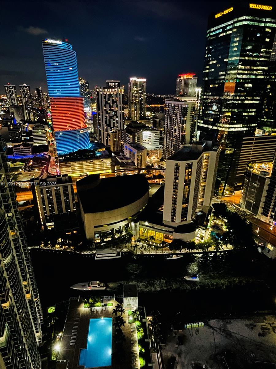 image Brickell on the River South5