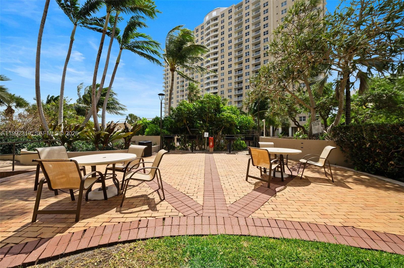 520 Brickell Key Dr #A1712 Miami, FL 33131