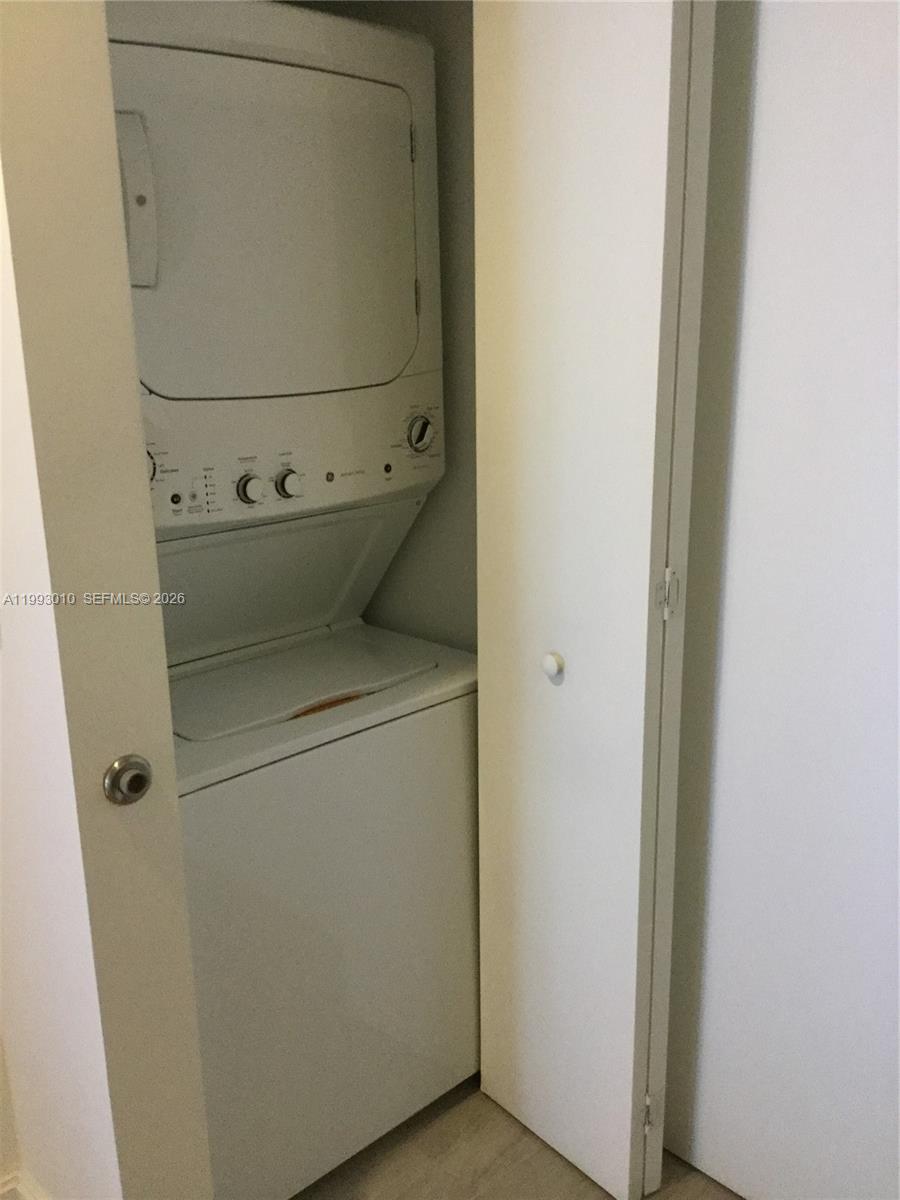 image Brickell Heights West14