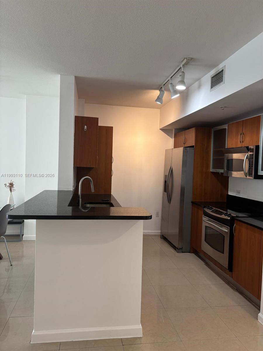 image The Venture at Aventura13