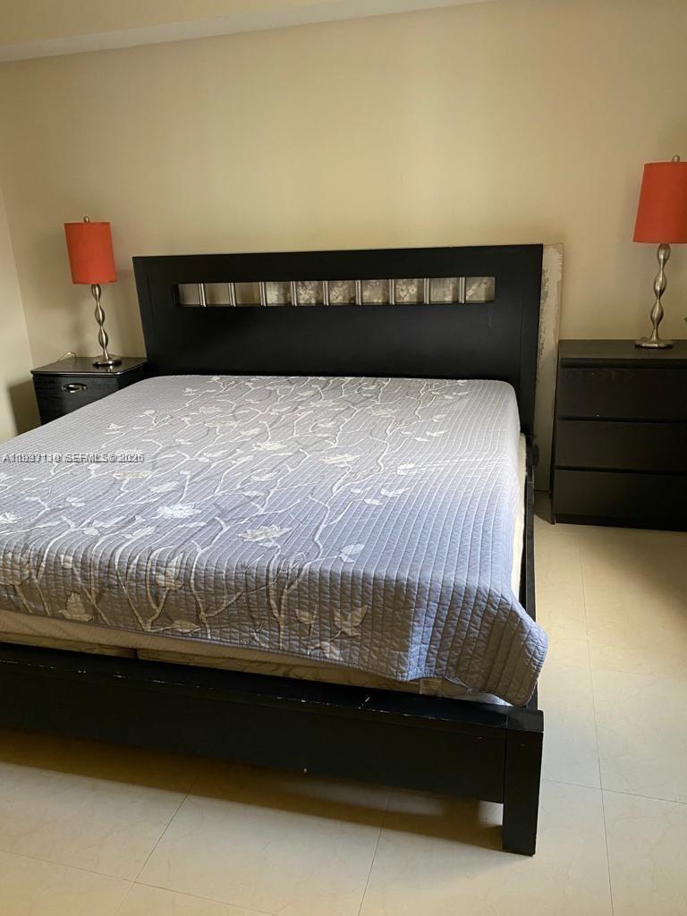 image The Venture at Aventura8