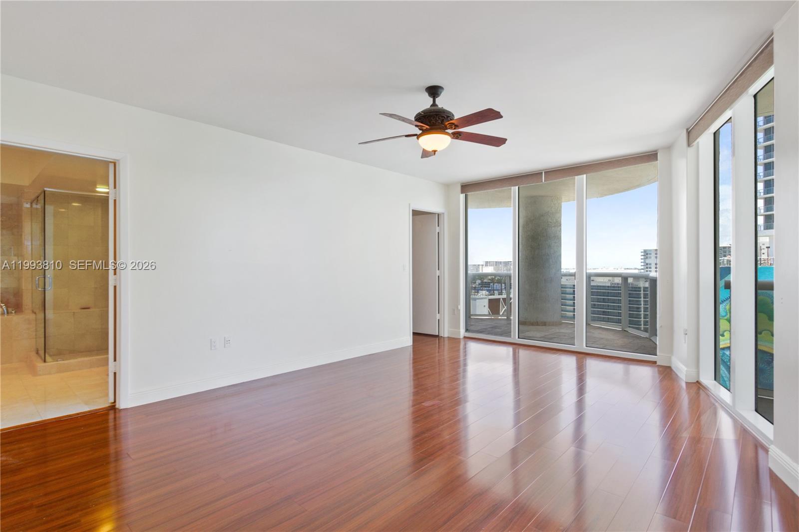 image Beach Club 315