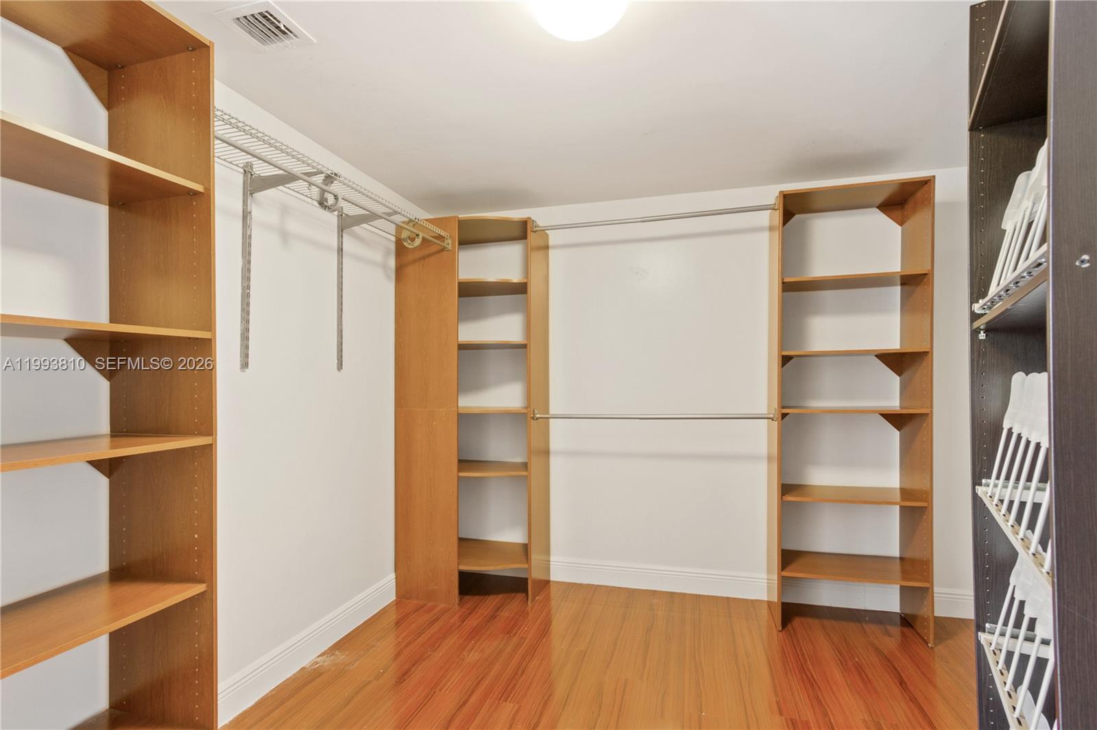 image Beach Club 318