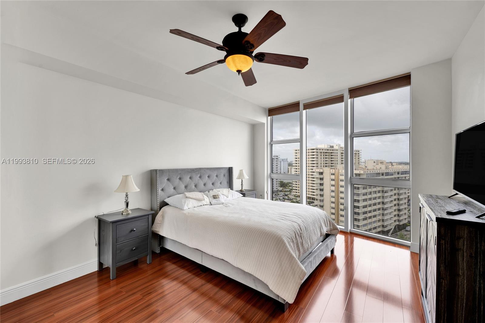 image Beach Club 326