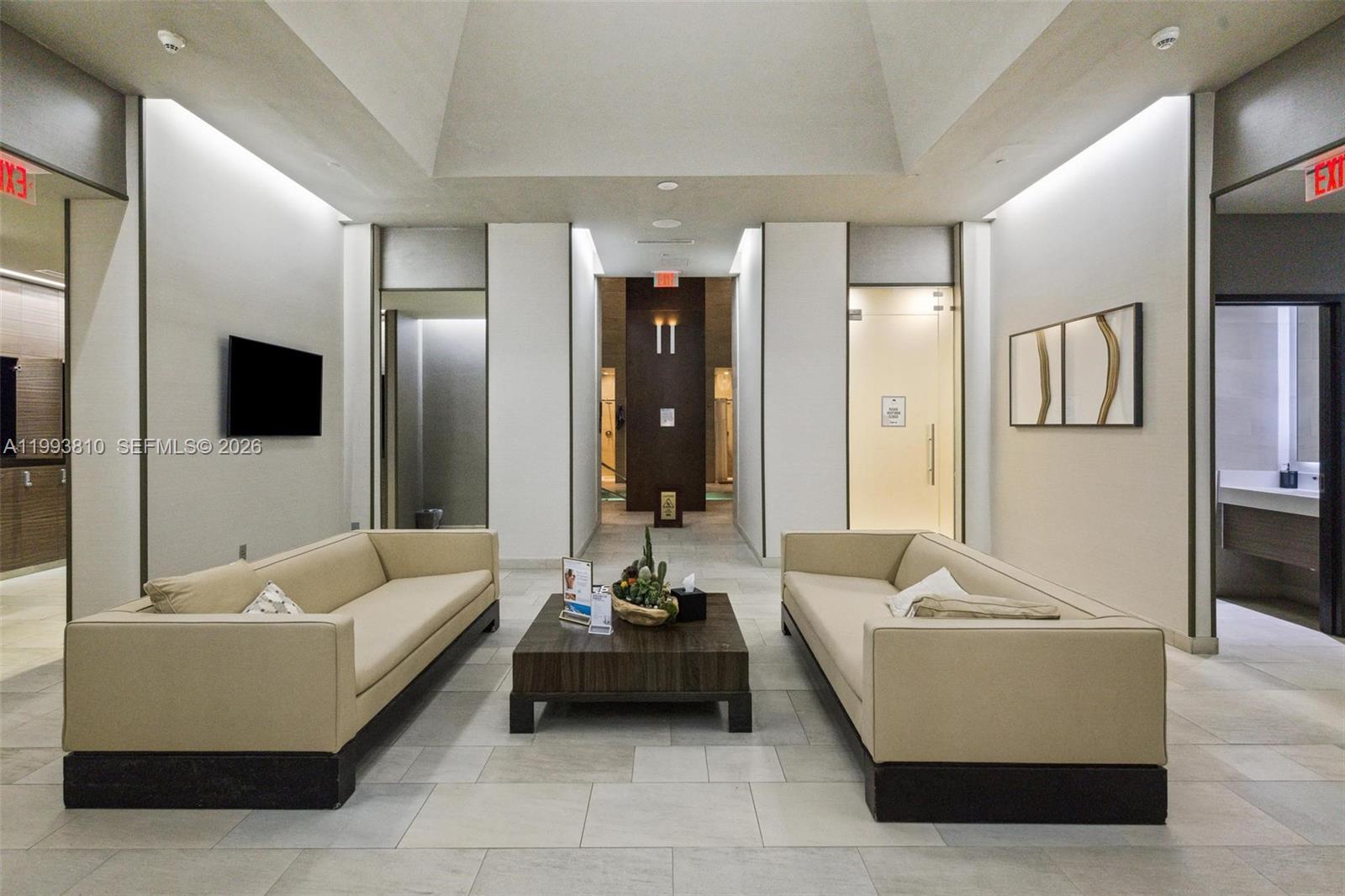 image Beach Club 353