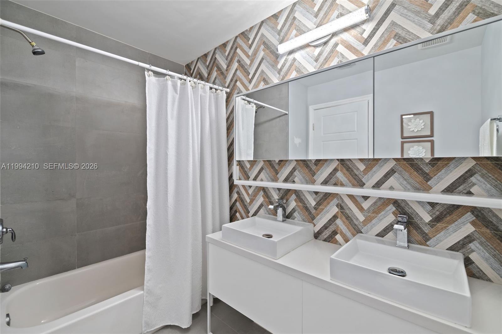 3242 SW 44th St Dania Beach, FL 33312