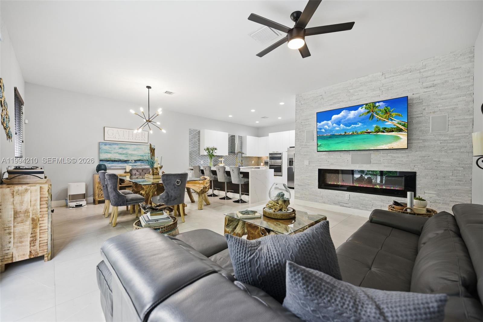 3242 SW 44th St Dania Beach, FL 33312