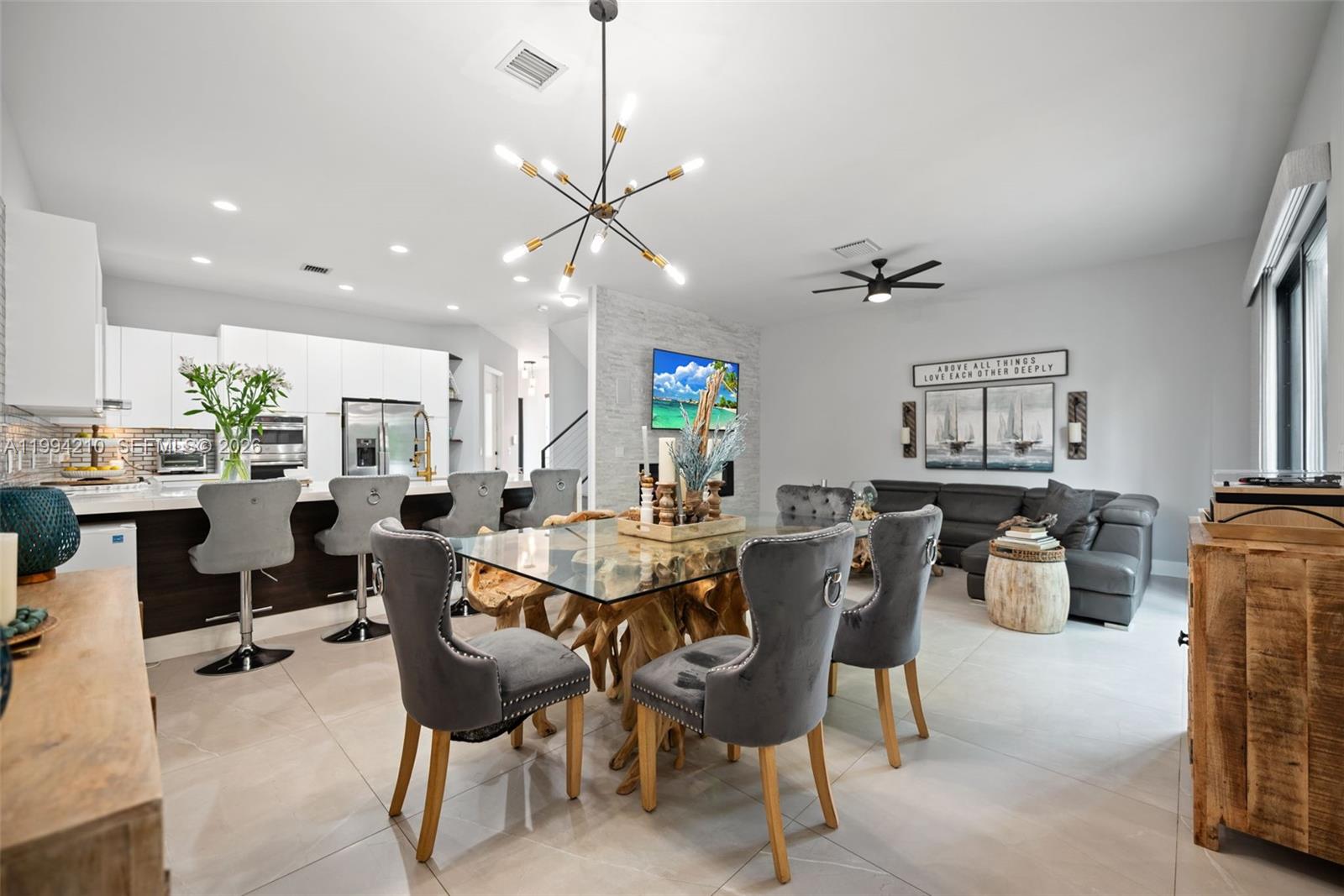 3242 SW 44th St Dania Beach, FL 33312