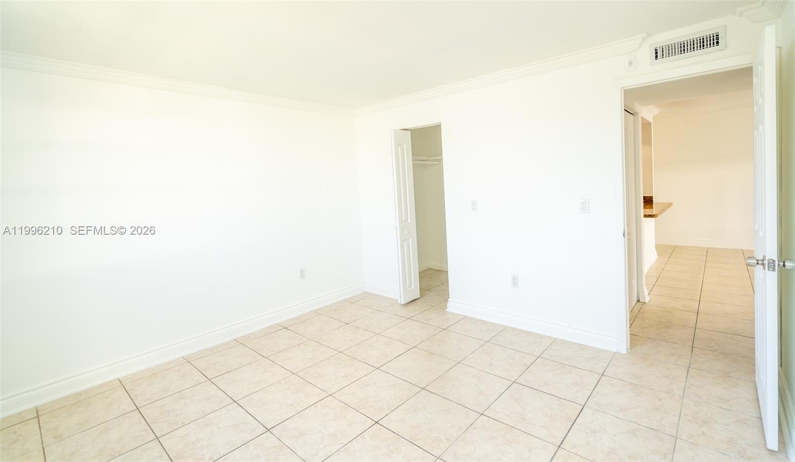 3527 NE 168th St #301 North Miami Beach, FL 33160