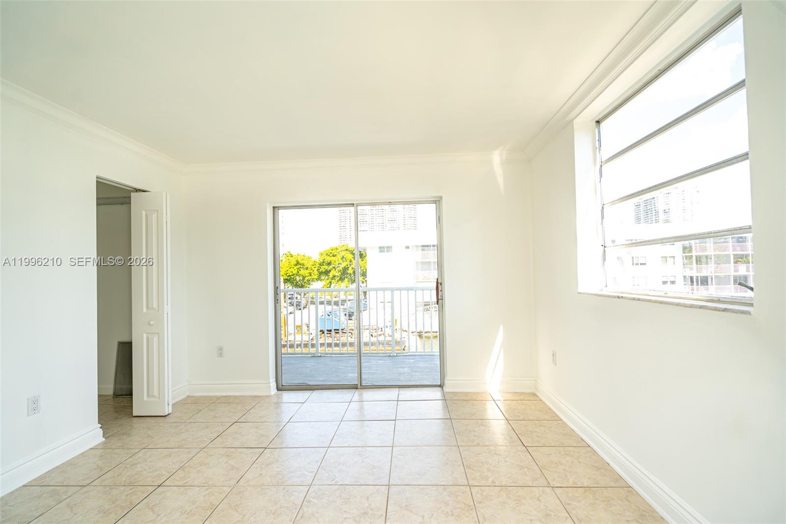 3527 NE 168th St #301 North Miami Beach, FL 33160