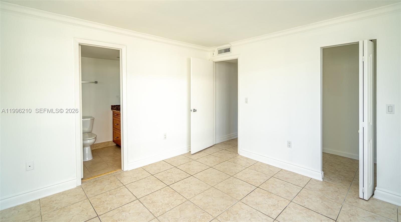 3527 NE 168th St #301 North Miami Beach, FL 33160