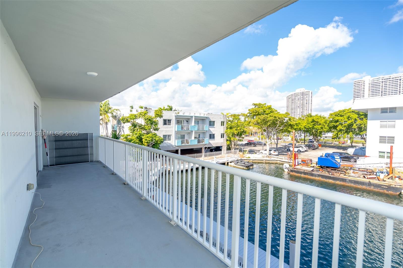 3527 NE 168th St #301 North Miami Beach, FL 33160