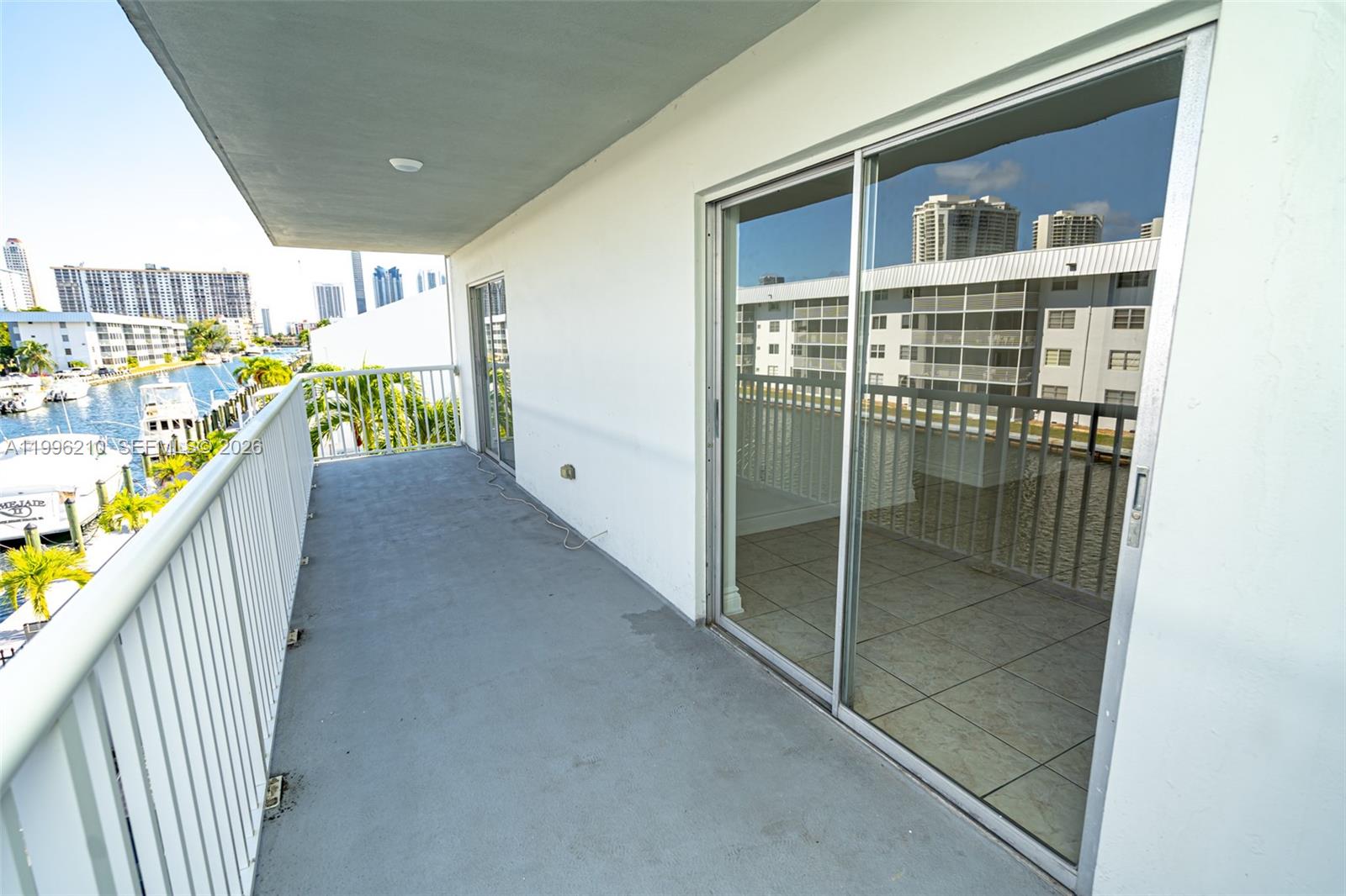 3527 NE 168th St #301 North Miami Beach, FL 33160