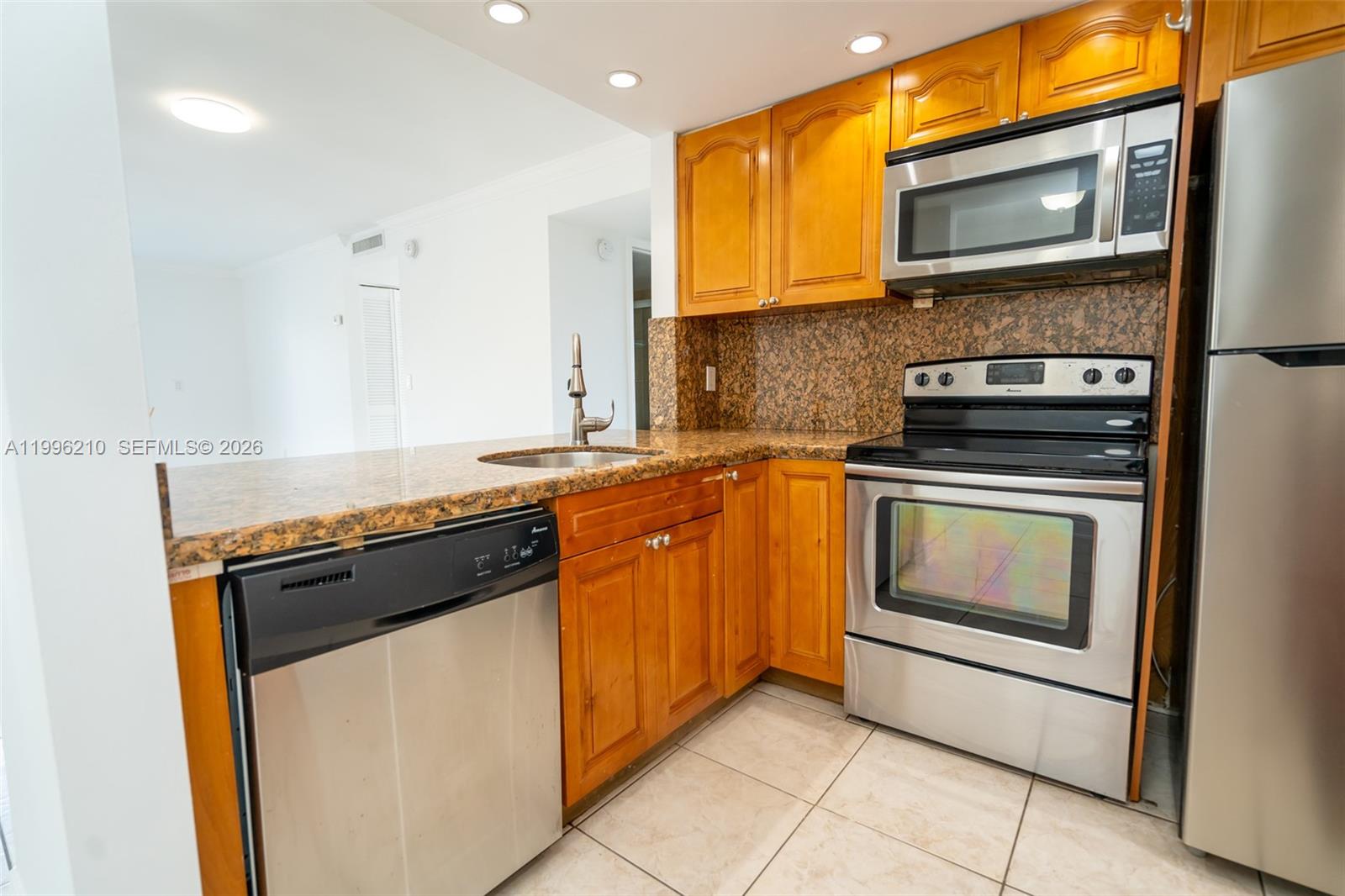 3527 NE 168th St #301 North Miami Beach, FL 33160