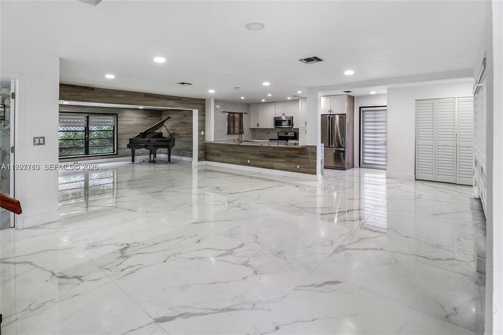 3375 NE 20th Ave Oakland Park, FL 33306