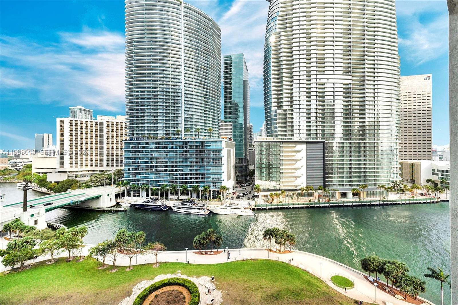 image Icon Brickell I14
