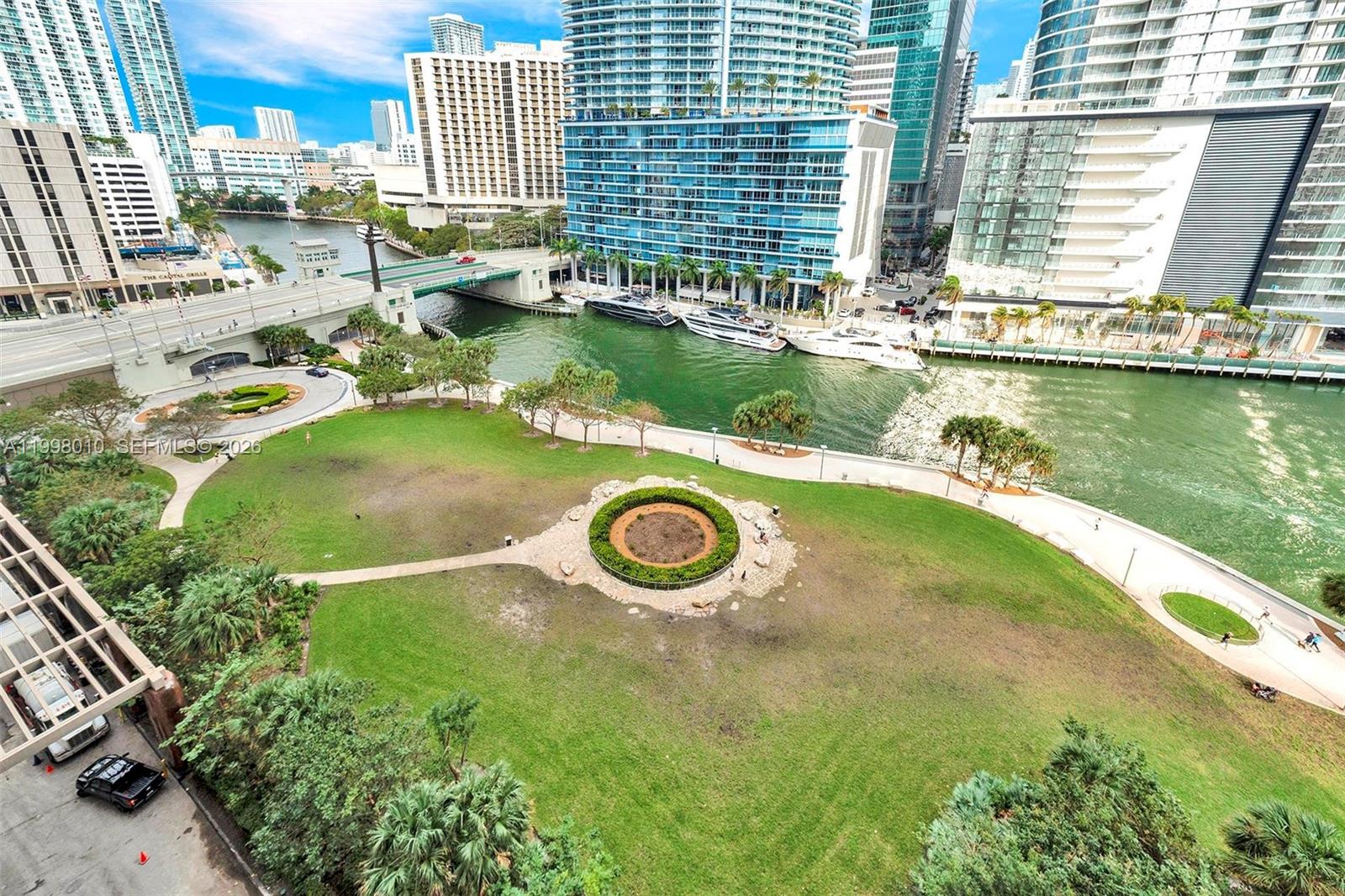 image Icon Brickell I16