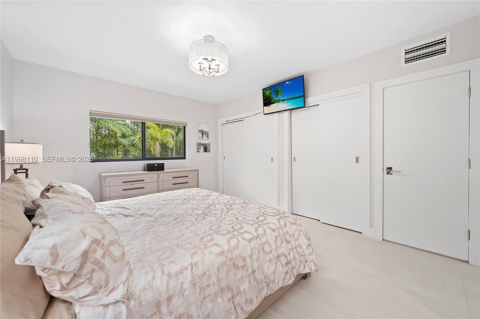 3141 N Bay Rd Miami Beach, FL 33140