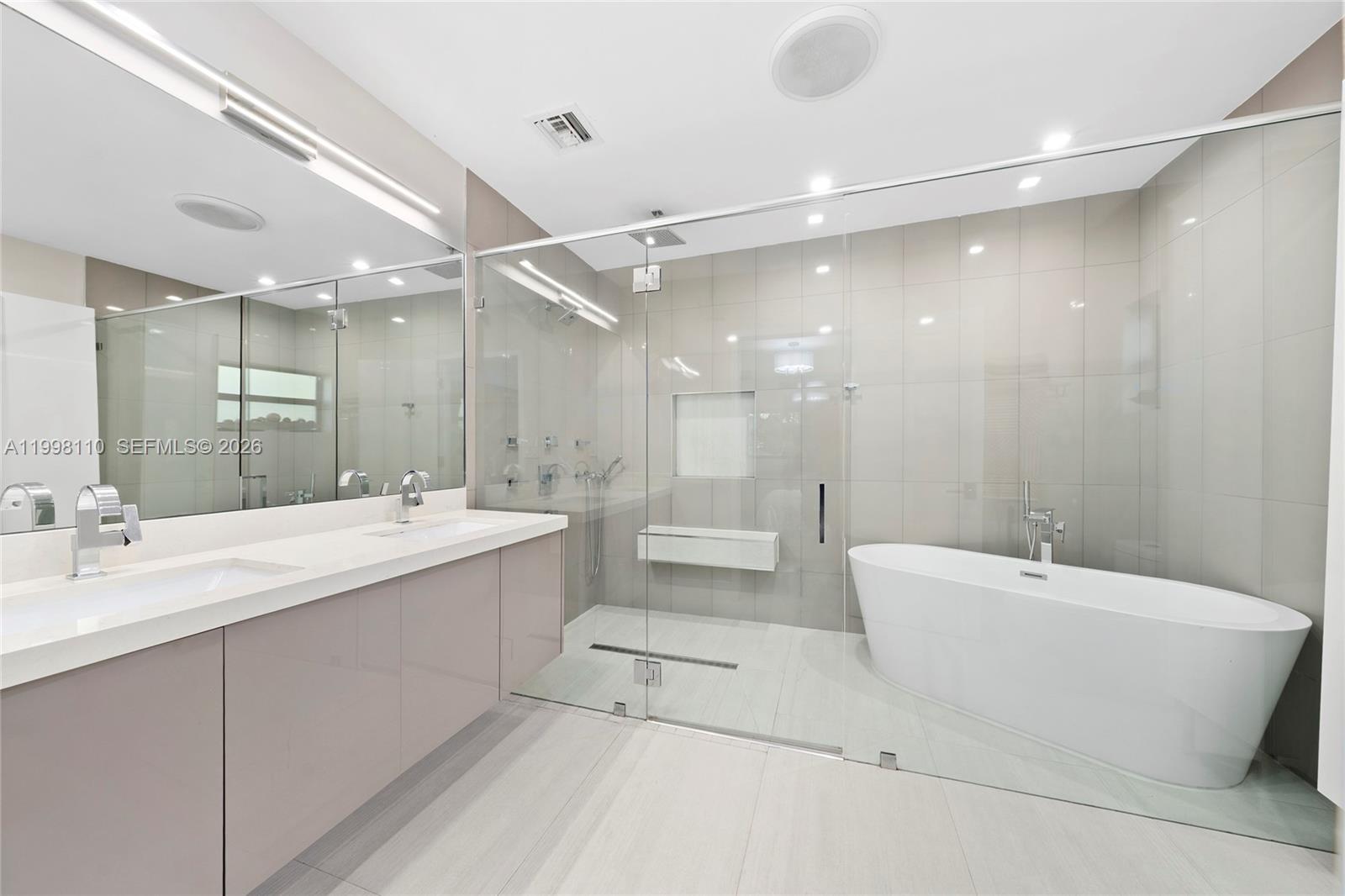 3141 N Bay Rd Miami Beach, FL 33140