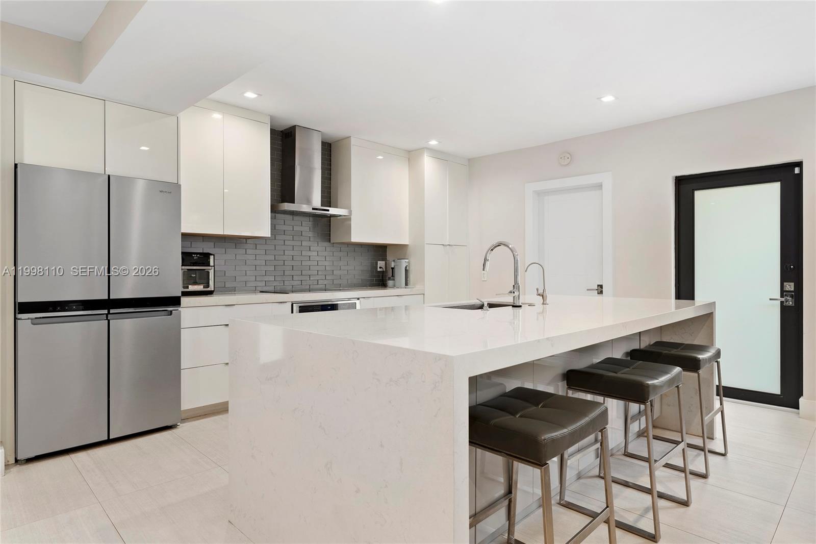 3141 N Bay Rd Miami Beach, FL 33140