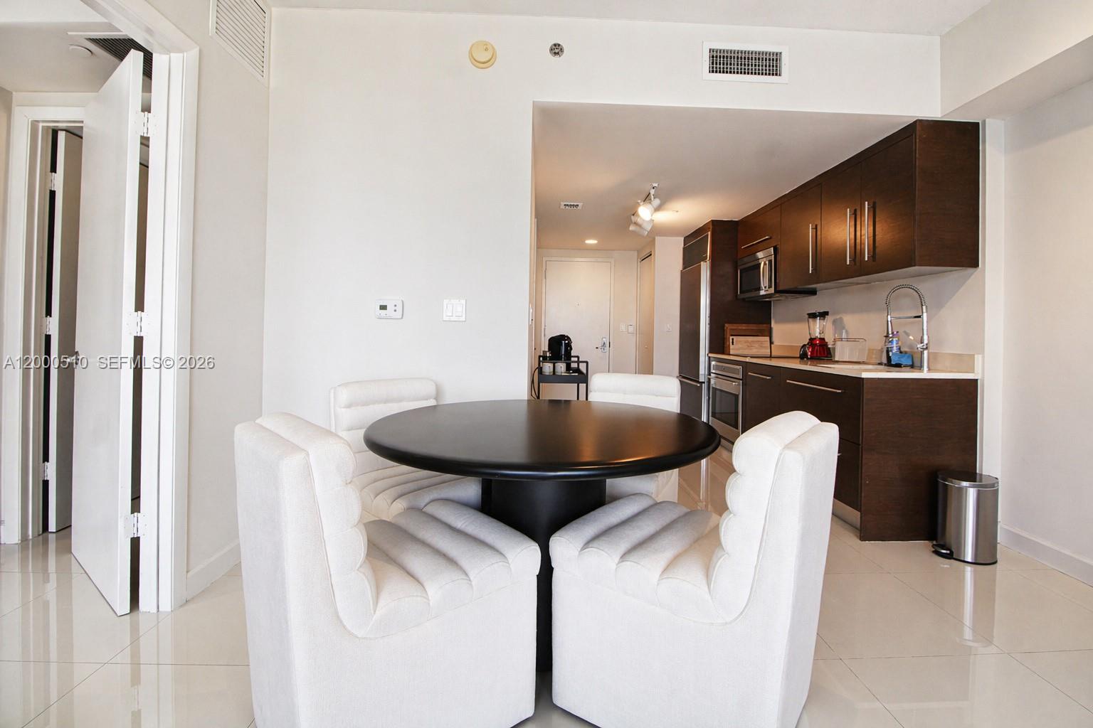 image Icon Brickell I6
