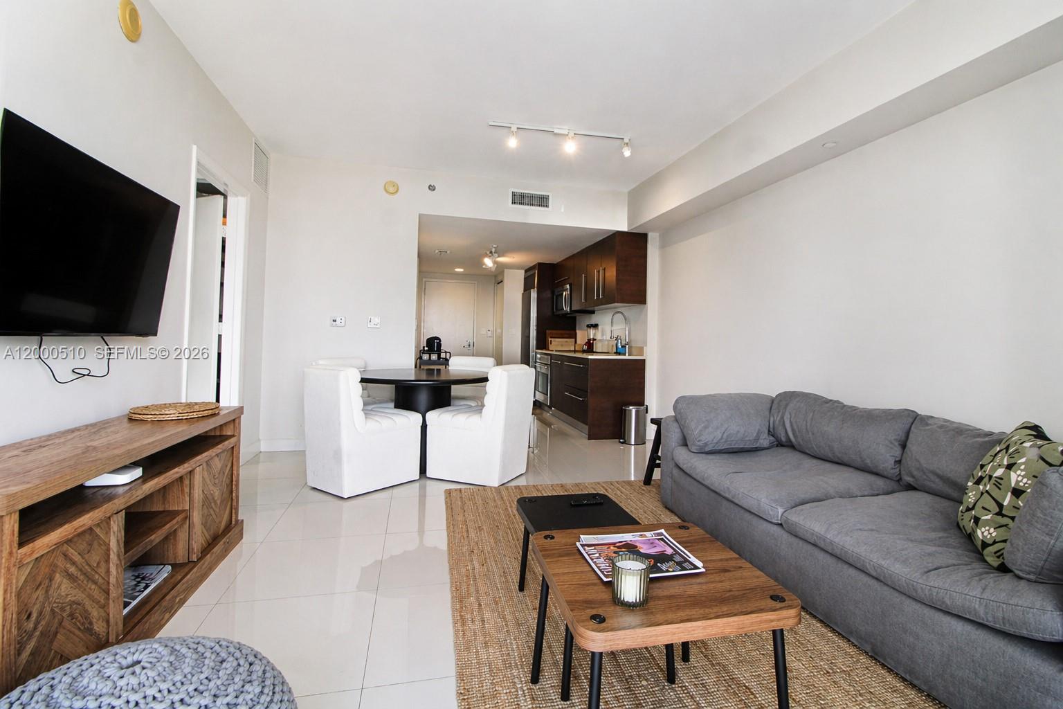 image Icon Brickell I8