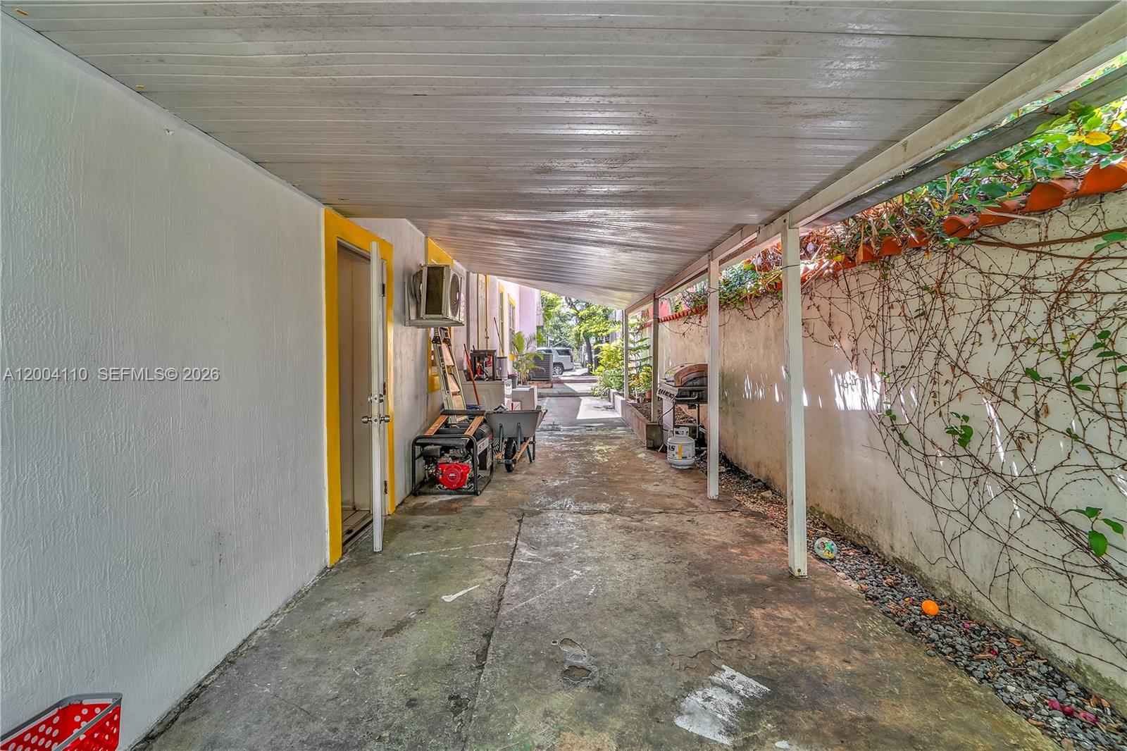 219 SW 6th Ave Miami, FL 33130