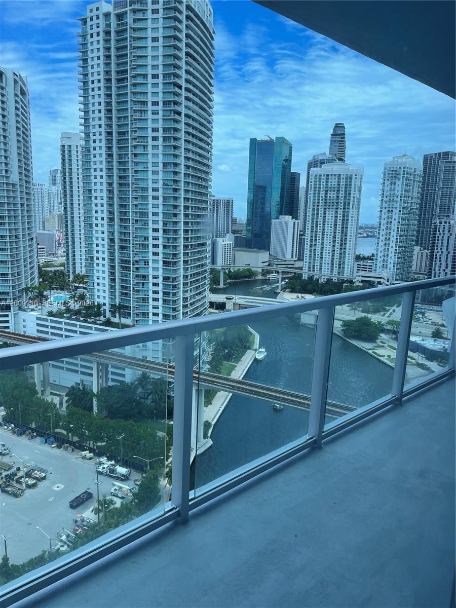 image Latitude on the River12