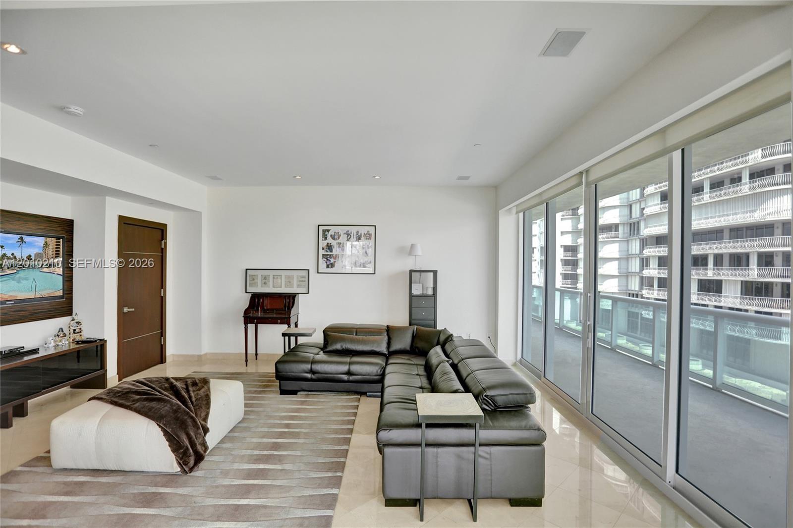 10101 Collins Ave #4E Bal Harbour, FL 33154