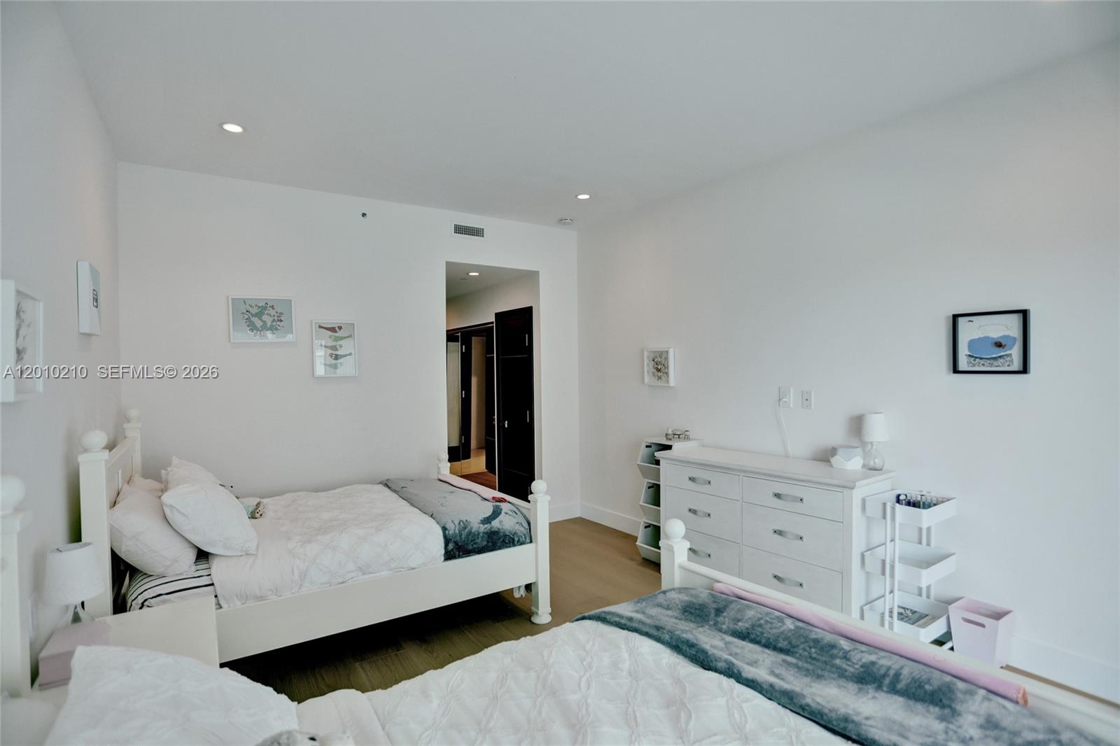 10101 Collins Ave #4E Bal Harbour, FL 33154