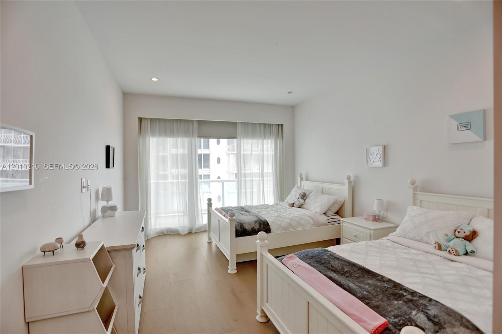 10101 Collins Ave #4E Bal Harbour, FL 33154
