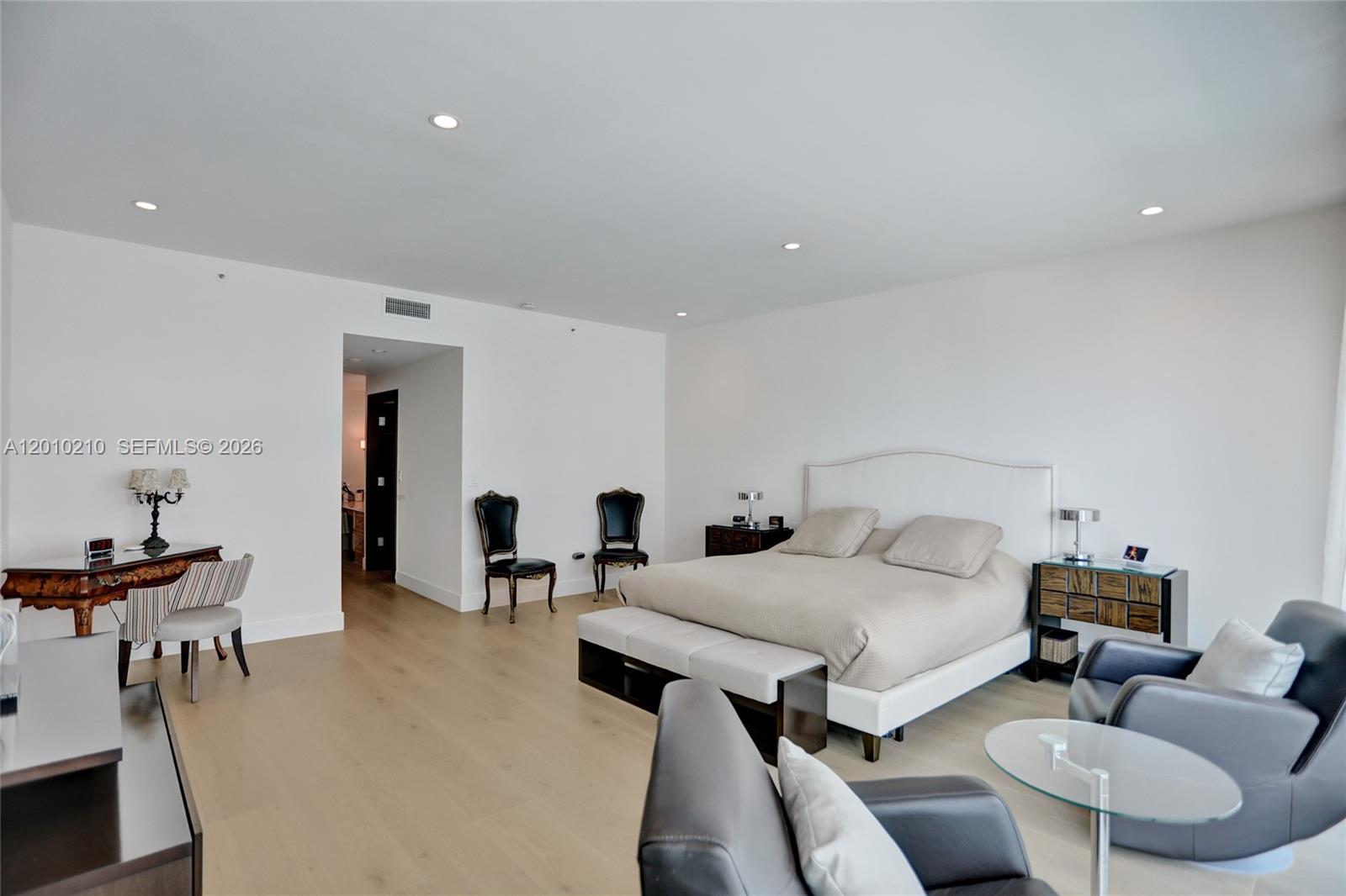 10101 Collins Ave #4E Bal Harbour, FL 33154