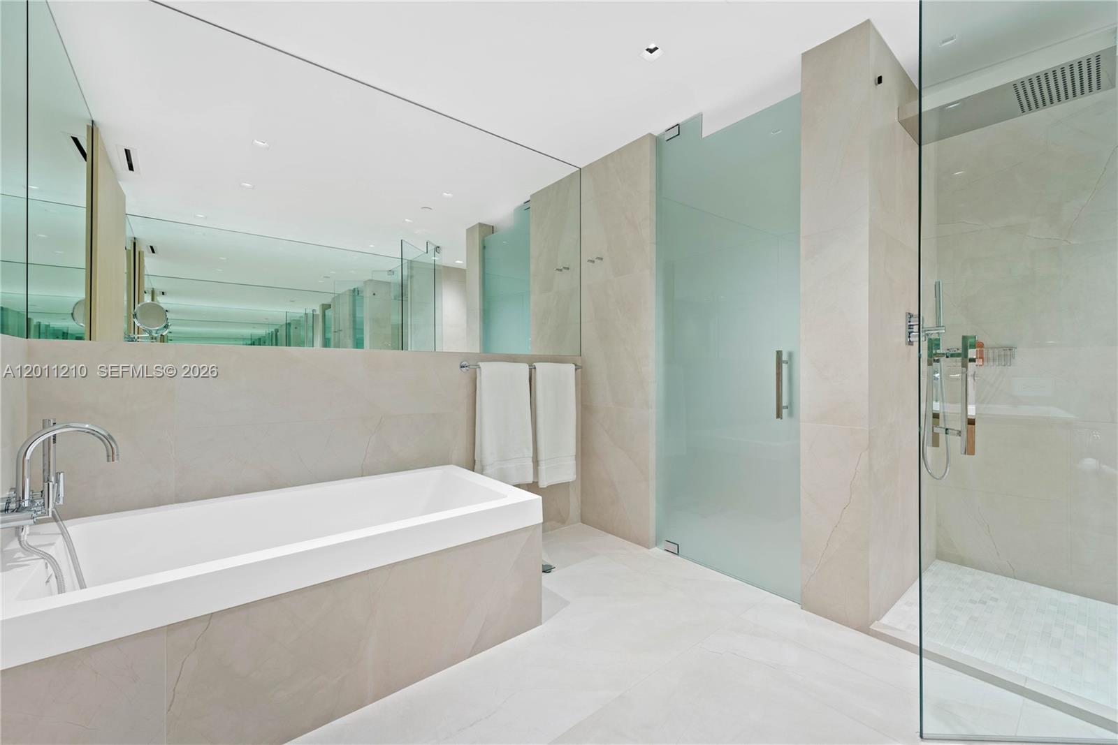 19242 Fisher Is Dr #19242 Miami Beach, FL 33109