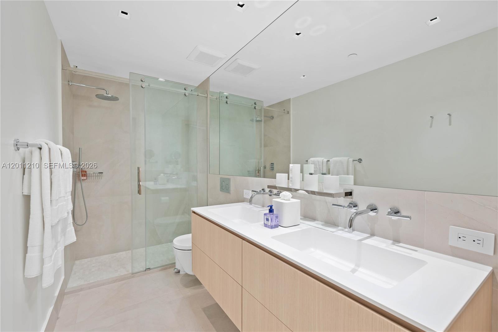 19242 Fisher Is Dr #19242 Miami Beach, FL 33109