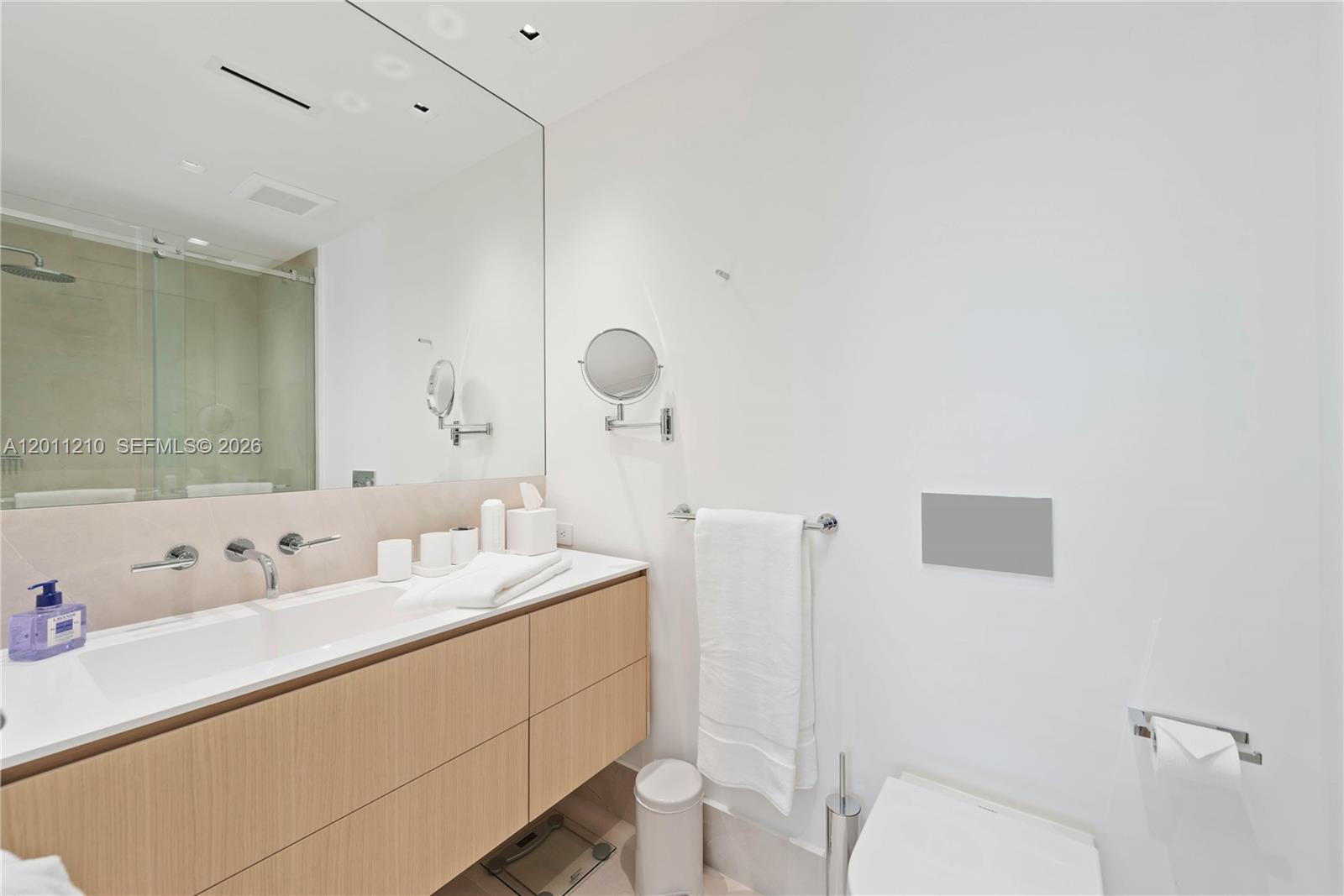 19242 Fisher Is Dr #19242 Miami Beach, FL 33109