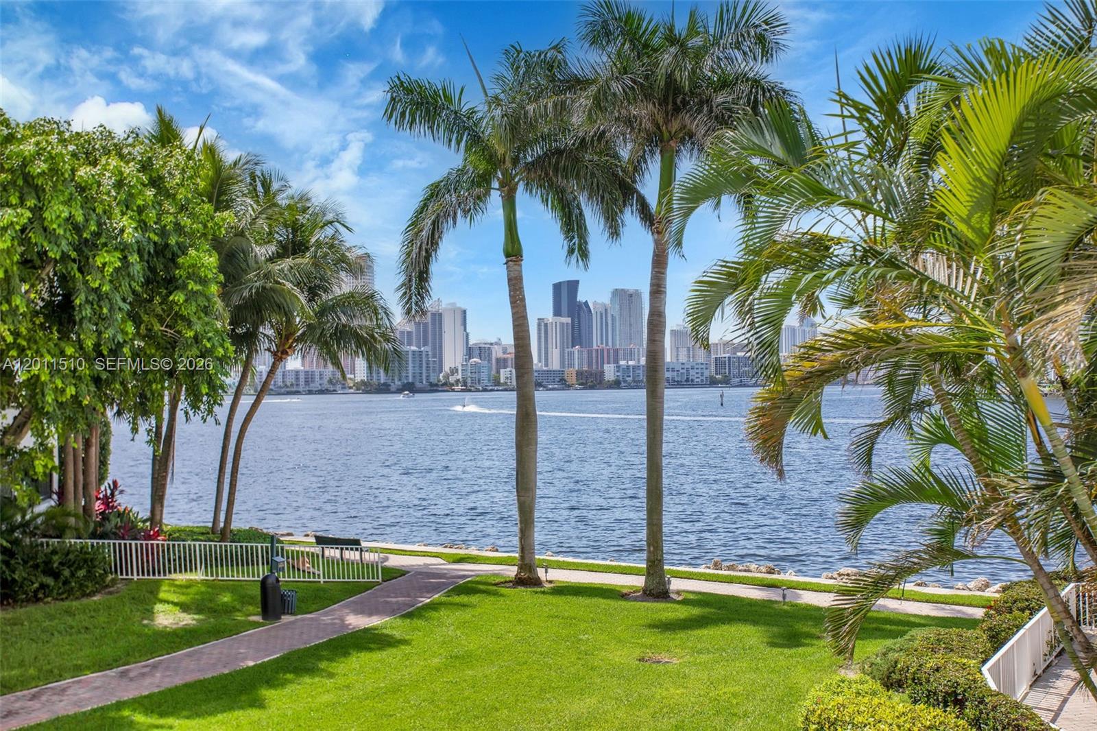 3530 Mystic Pointe Dr #214 Aventura, FL 33180