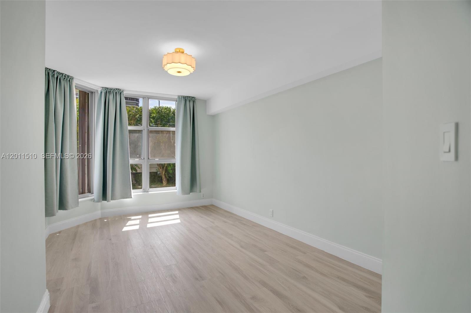3530 Mystic Pointe Dr #214 Aventura, FL 33180