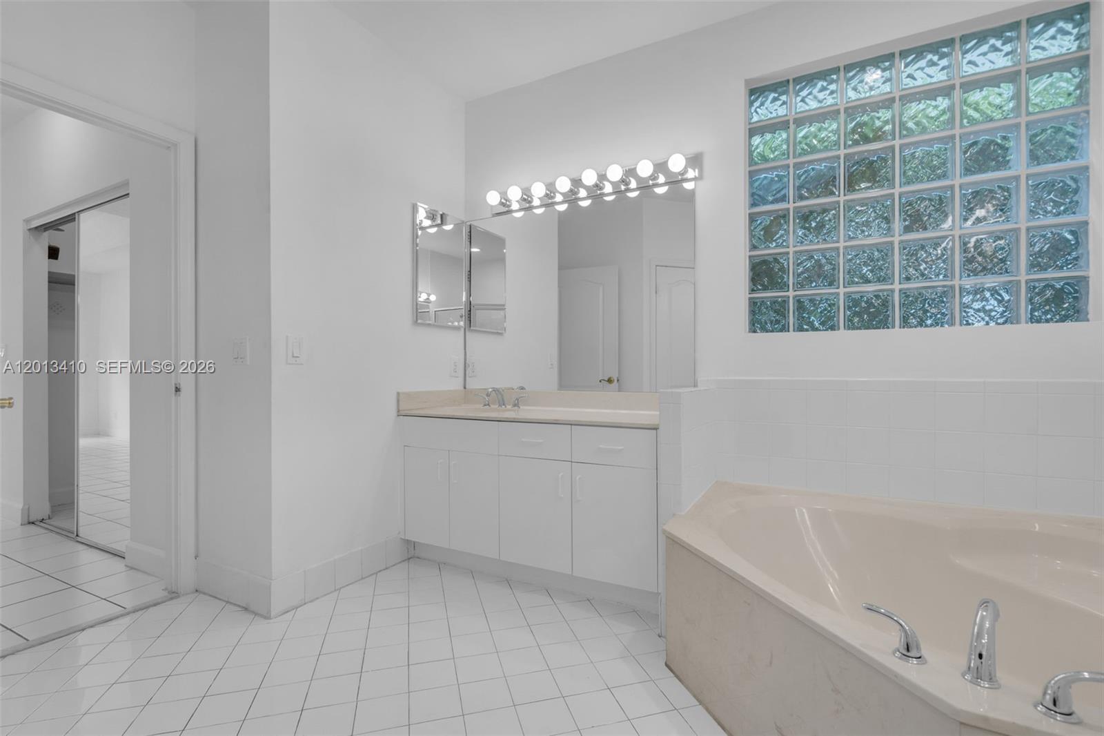 9803 NW 32nd St Doral, FL 33172
