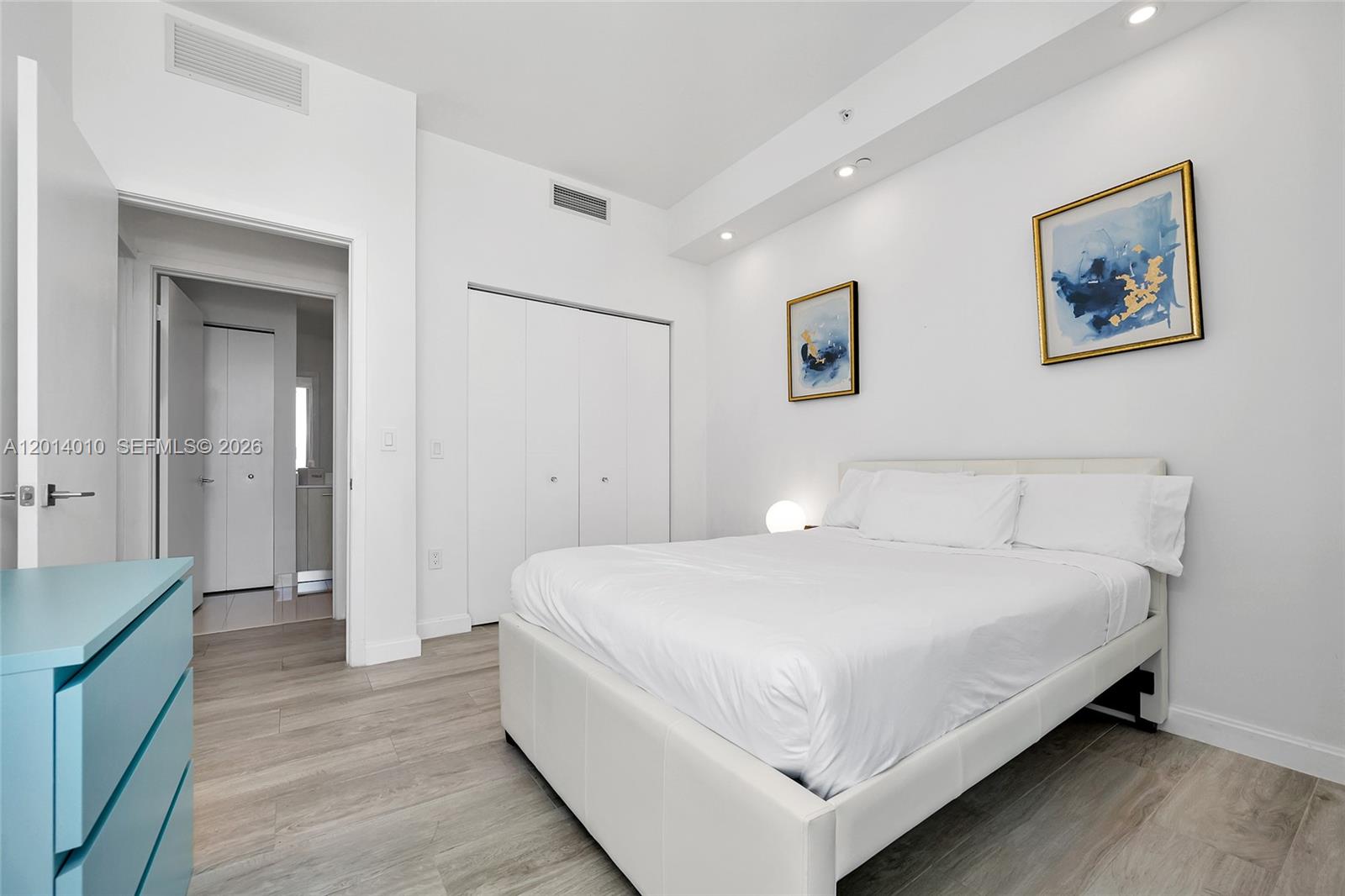 55 SW 9th St #4208 Miami, FL 33130