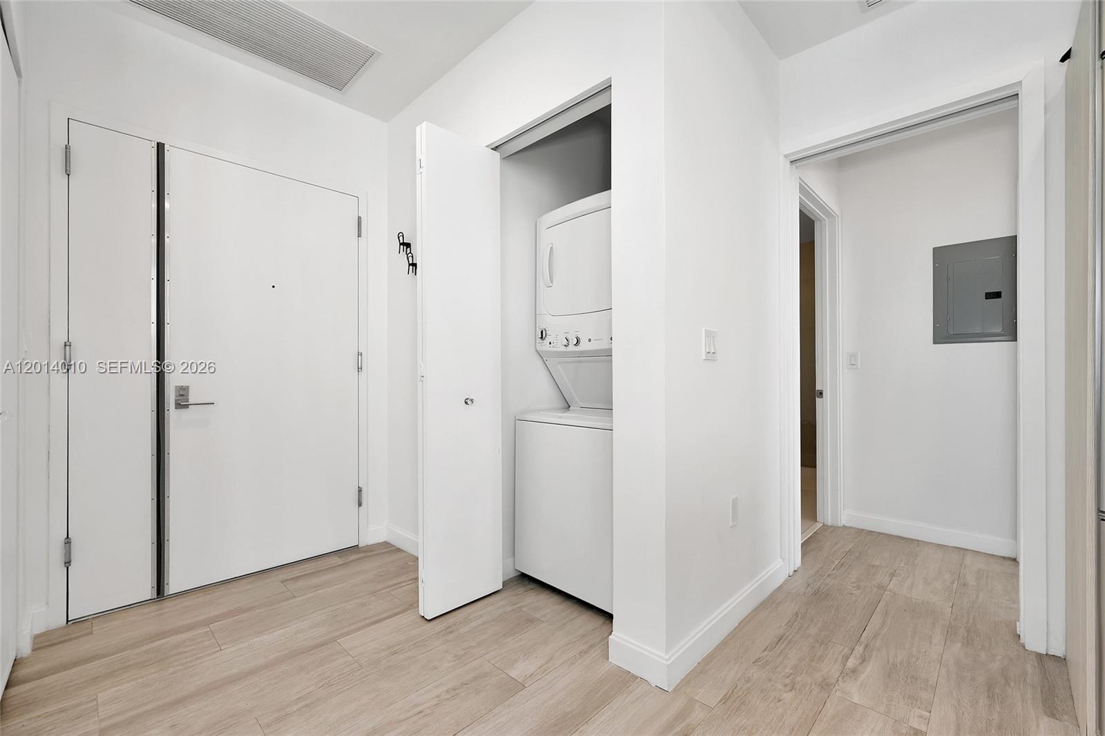 55 SW 9th St #4208 Miami, FL 33130