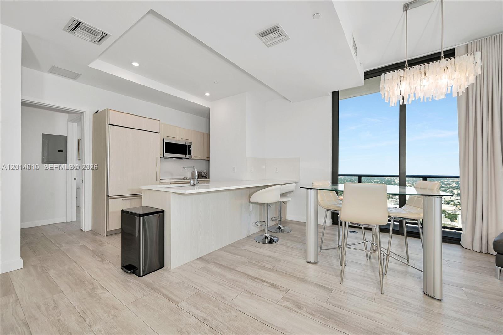55 SW 9th St #4208 Miami, FL 33130