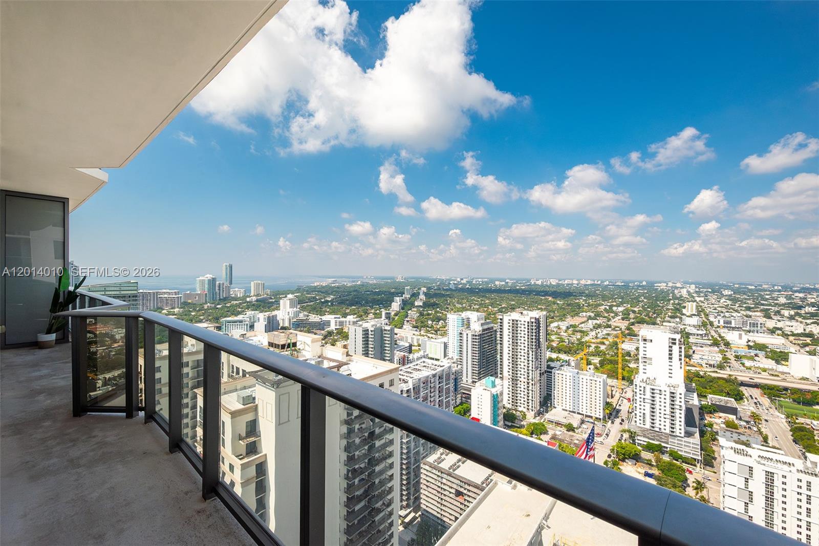 55 SW 9th St #4208 Miami, FL 33130