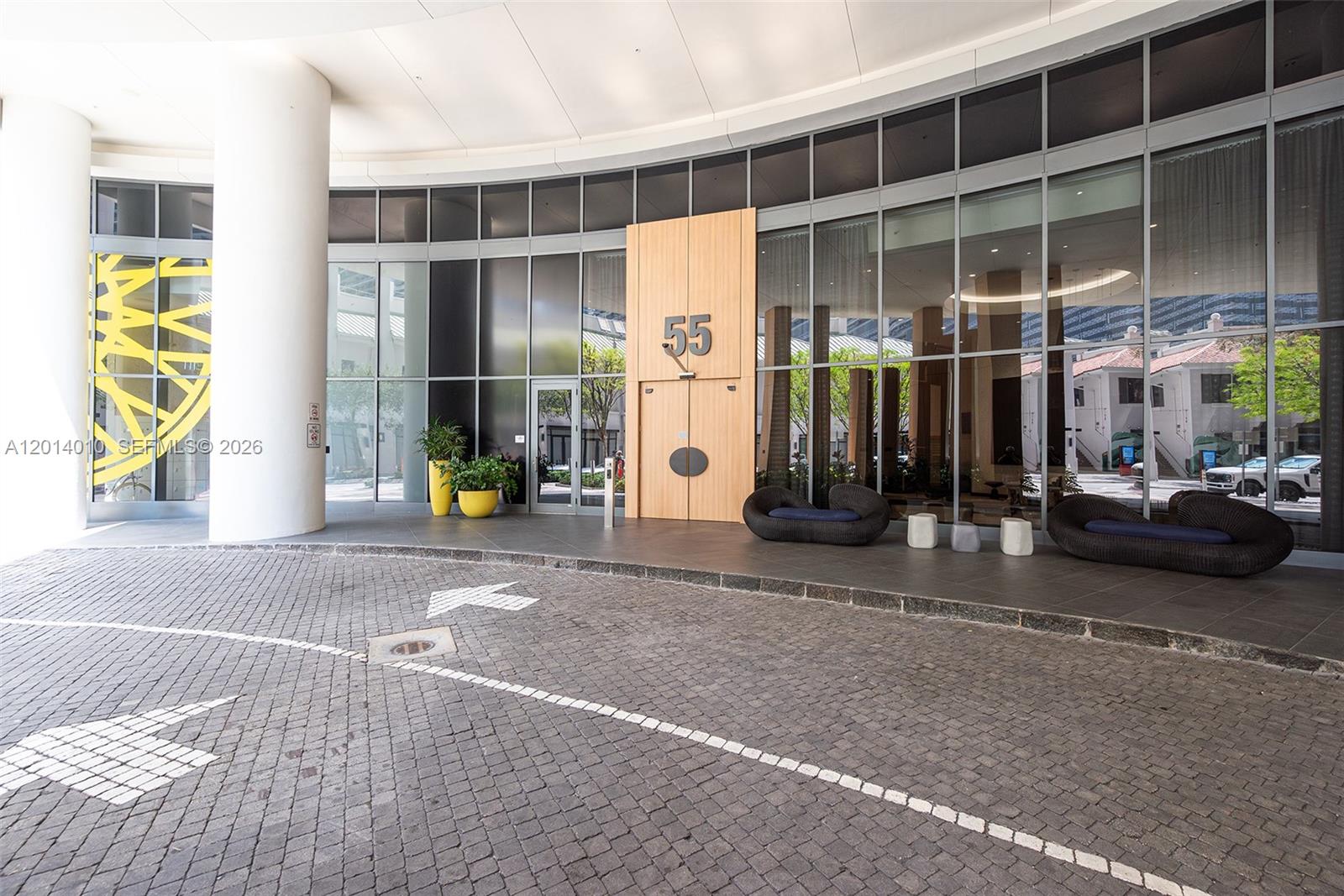 55 SW 9th St #4208 Miami, FL 33130