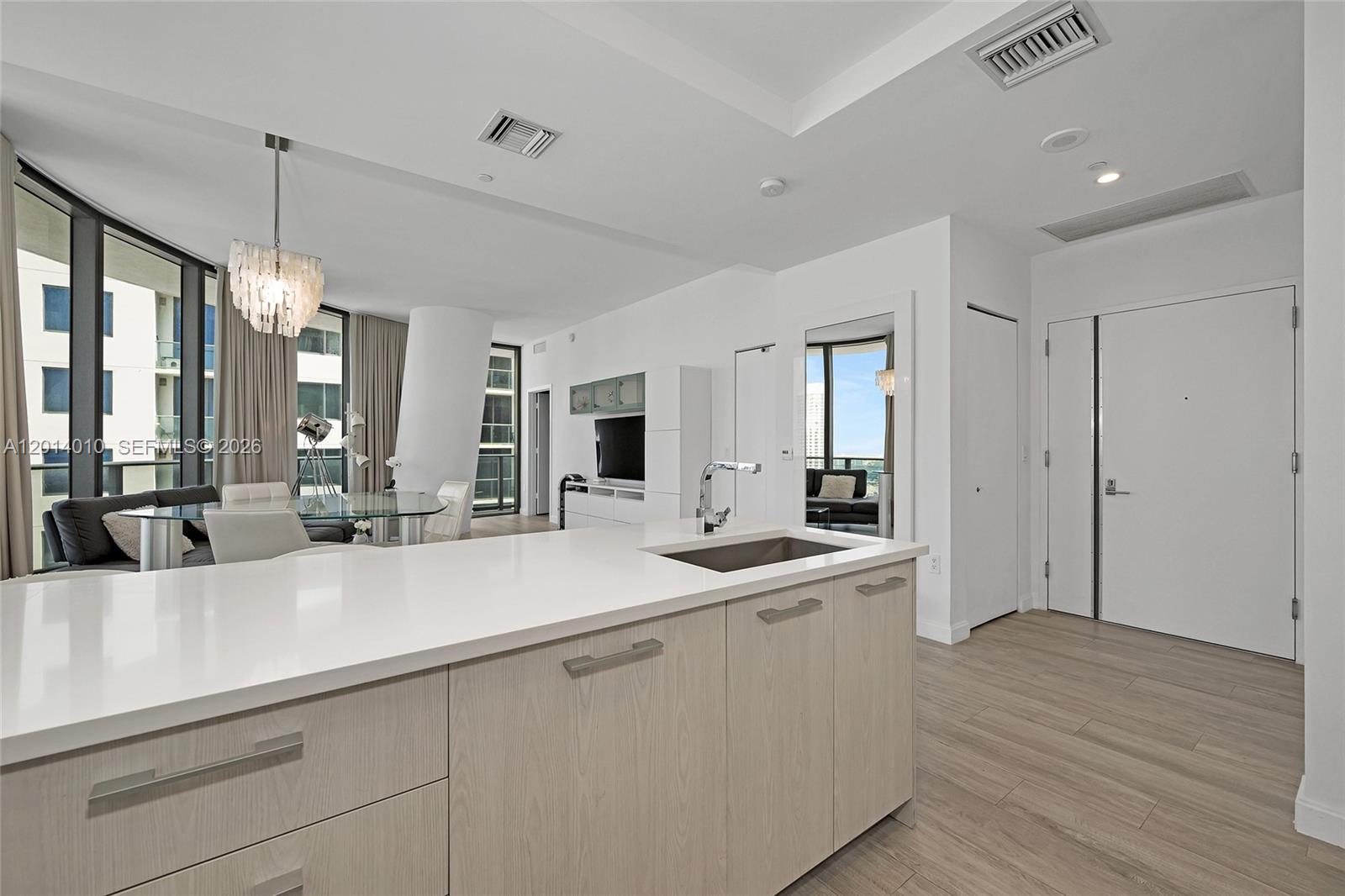 55 SW 9th St #4208 Miami, FL 33130